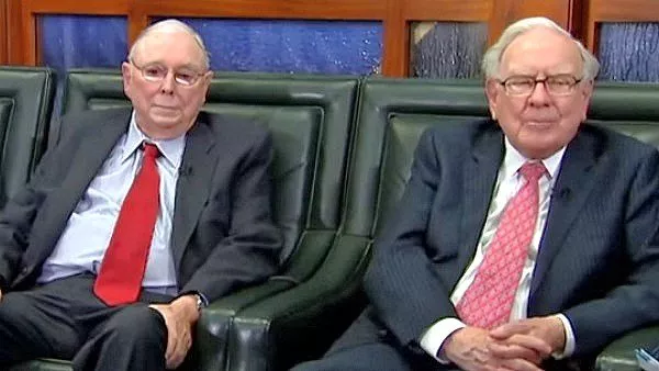 From left to right: Charlie Munger and Warren Buffett.