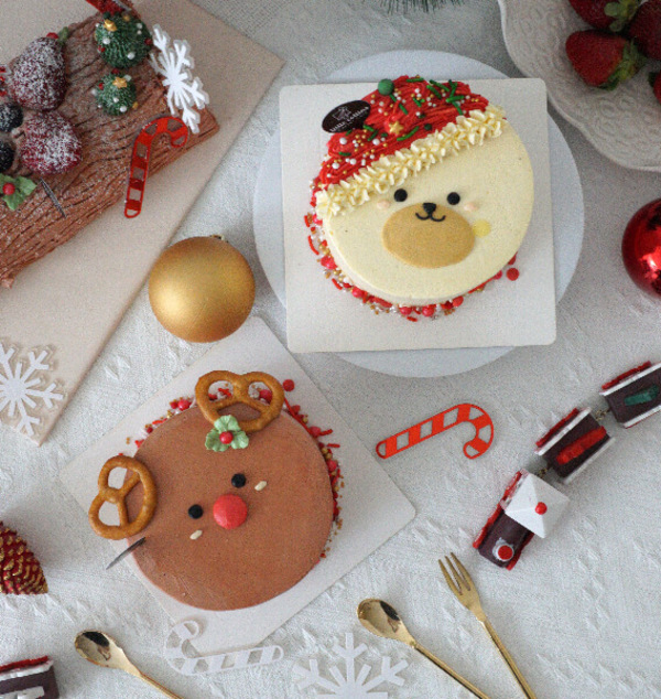 Mini 4-inch Christmas Cakes