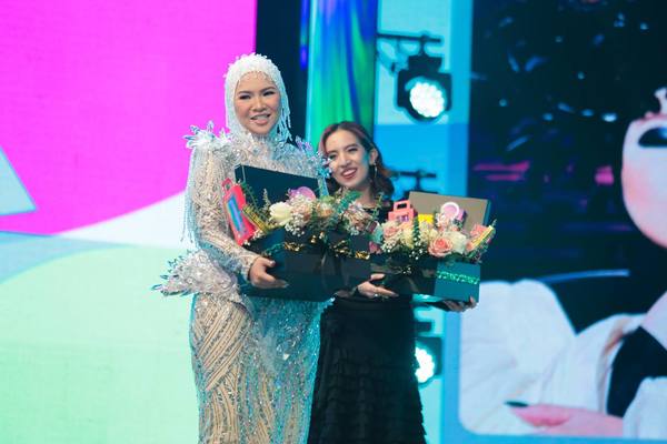 Aina Abdul dinobatkan sebagai pemenang Lagu Pilihan Alha Alfa.