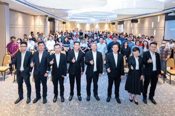 Tan Sri Ir (Dr) Lim Hock San, together with the Directors of LBS and MGB, as well as the media associates present at the LBS 2024 Media Briefing.