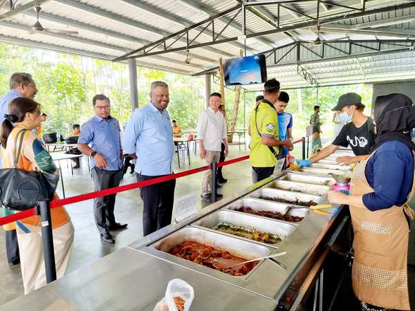 Arul inspecting the cafeteria during his visit to the CLQ.