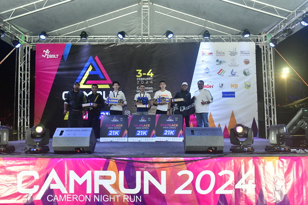 Barisan pemenang lelaki terbuka CAMRUN 2024 bagi kategori 21KM.