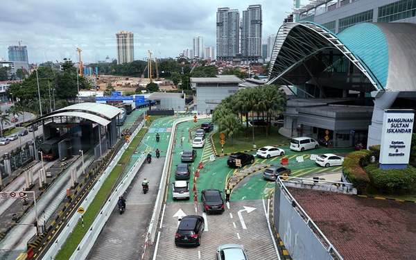 The Johor Bahru Customs, Immigration, and Quarantine (CIQ) Complex in Bangunan Sultan Iskandar.