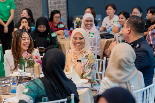 Deputy Minister of Women, Family, and Community Development, Datuk Seri Dr Noraini Binti Ahmad (centre), and Petaling Jaya district police chief ACP, Tuan Shahrulnizam Ja’afar @ Ismail.