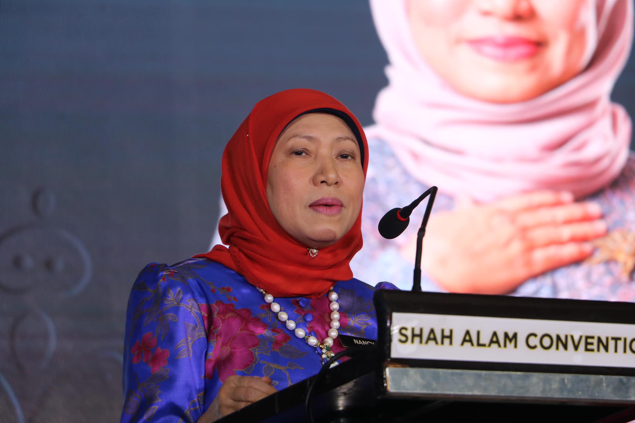 Menteri Wanita, Keluarga dan Masyarakat, Dato’ Sri Hajah Nancy Shukri ketika merasmikan program Wacana Srikandi.