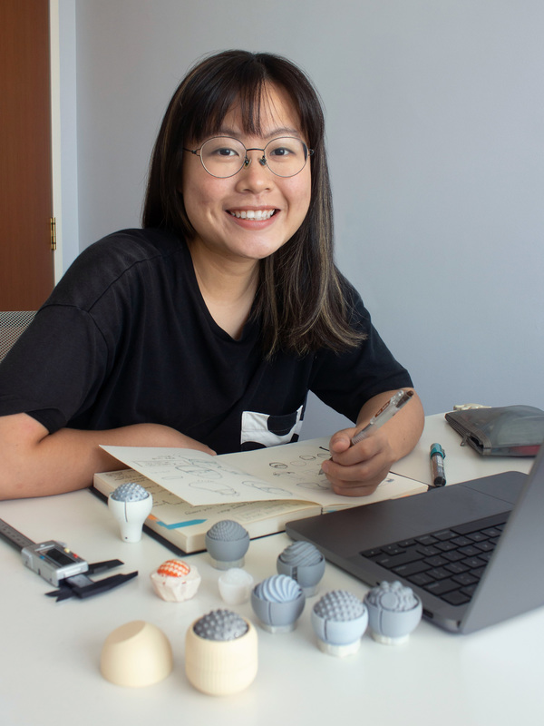 2022 Singapore runner-up, Koh Bei Ning, invented Rollo, a pocket-sized itch reliever designed to help those with chronic itch.