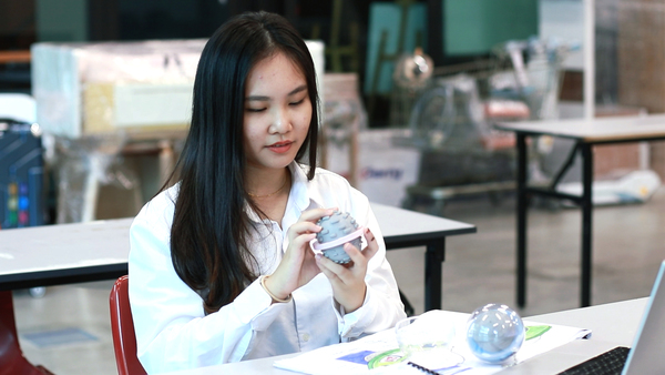 Lim Zi Suen and her invention called Soapy.