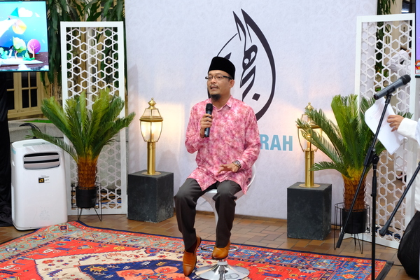 Ustaz Dato’ Mohd Kazim Elias bakal muncul dalam program Apa Cerita Kome setiap hari pada pukul 4.30 pagi sepanjang bulan Ramadan.