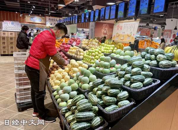The interior of a Pangdonglai supermarket in Xuchang, Henan.