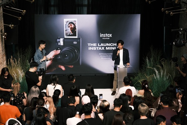 Fujifilm Malaysia Managing Director Kensuke Aragane speaks at the official launch of the instax mini 99 in Malaysia.