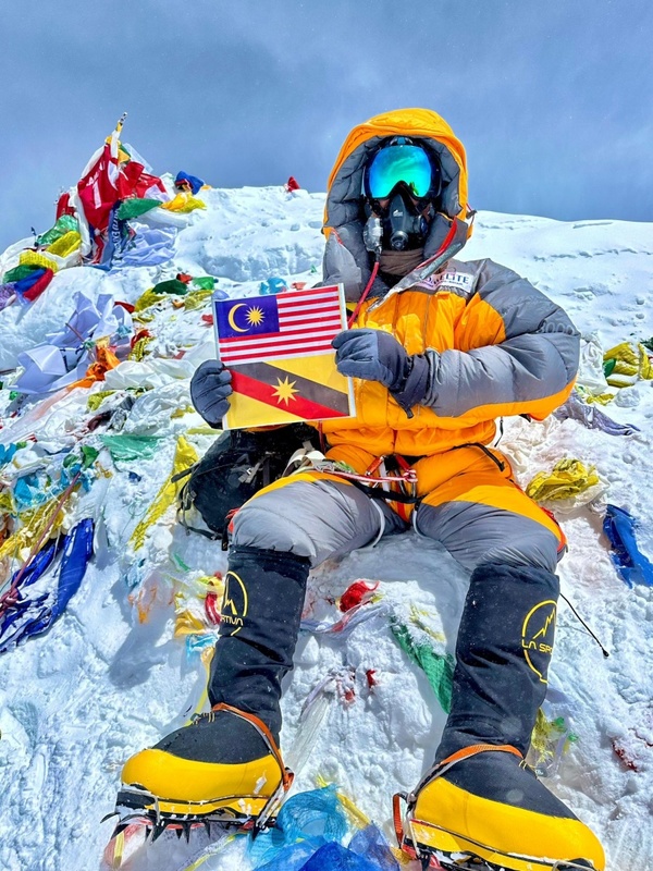 Wong became the first Sarawakian to conquer Mount Everest on 19 May.