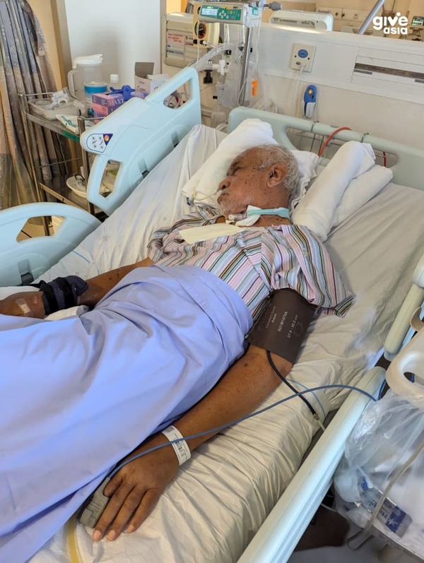 A latest photo of Nizam's father in a regular ward at Khoo Teck Puat Hospital.