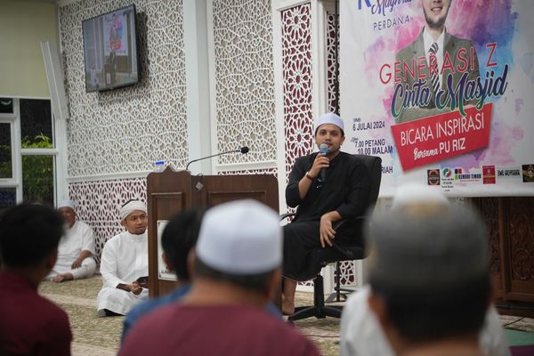 Riz pada program Kuliah Maghrib Perdana di Masjid Al-Makmuriah, Kubang Kerian.