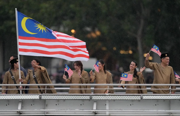 Malaysian athletes during the opening ceremony in Paris.