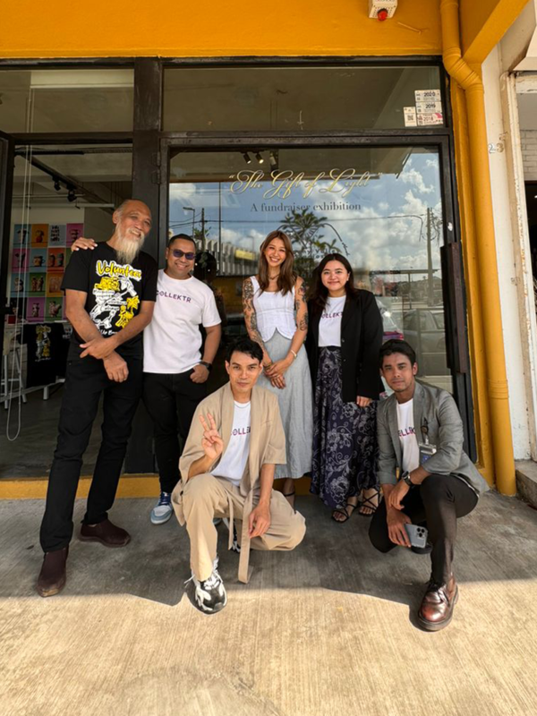 From left to right: Ong Boon Keong from Light Up Borneo, Adlin Yusman (CEO & Founder of Collektr), Hannah Bhatt (Founder of The Uncanny Valley Studios), Saida Azizi (Co-founder of Collektr), Arsyad Razali from Collektr, and Hilmie Harith from Collektr.