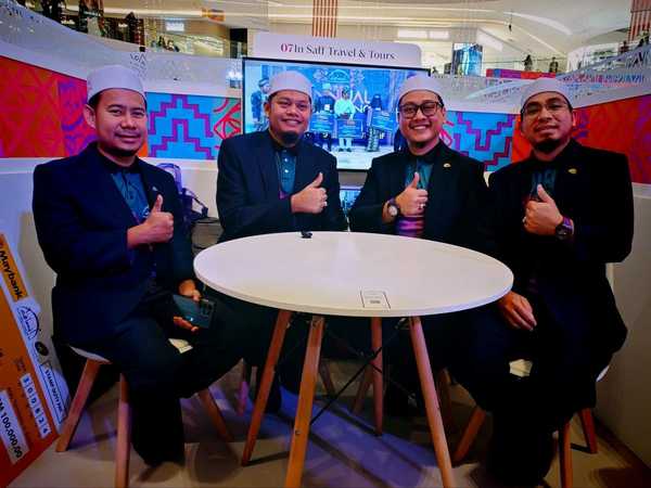 Dari kanan; Mohd Aswadi Ali, Mohd Fahmi Mohd Nawi, Ahmad Falaahuddiin Jasni dan Nik Fairul Irwan Nik Harun Aminarrashed.