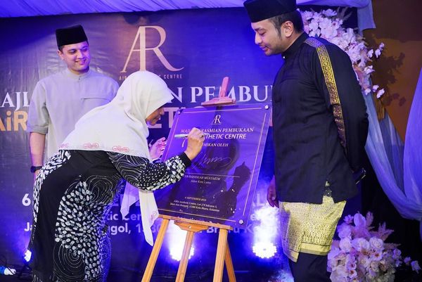 AiRiz Aesthetic Centre menonjolkan nilai syariah dalam perkhidmatan mereka, di mana setiap prosedur dilakukan dengan mematuhi garis panduan agama Islam.