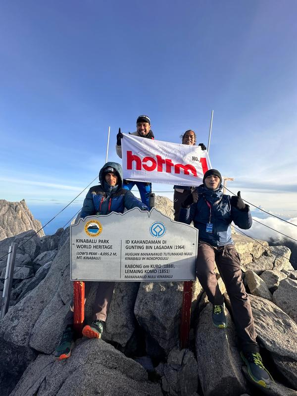 Team Bekpes Hot di Puncak Kinabalu