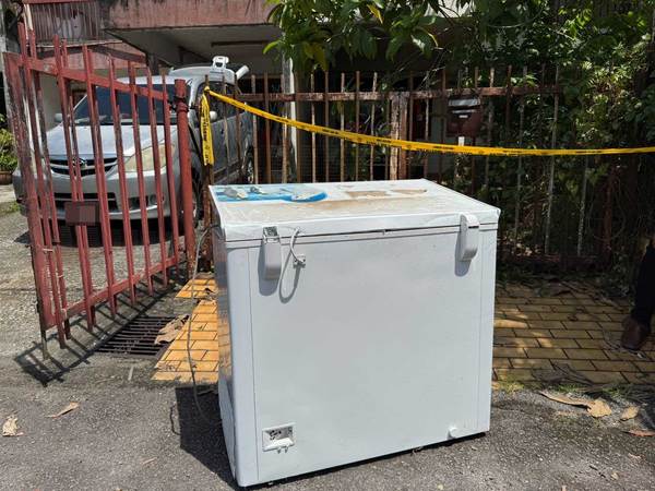 The chest freezer that was found at the accused's home in Taman OUG.