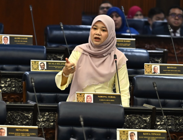 Menteri Pendidikan, Fadhlina Sidek