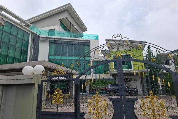 Datuk Seri Vida's bungalow in Ipoh.