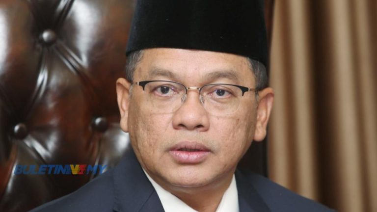 Menteri di Jabatan Perdana Menteri (Hal Ehwal Agama), Datuk Mohd Naim Mokhtar.