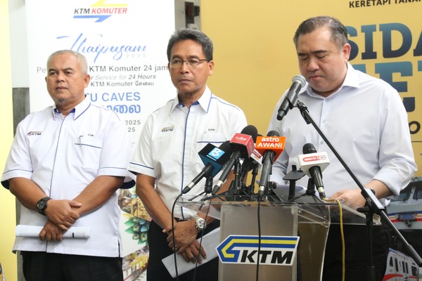 Anthony Loke speaking at a press conference today, 4 February.