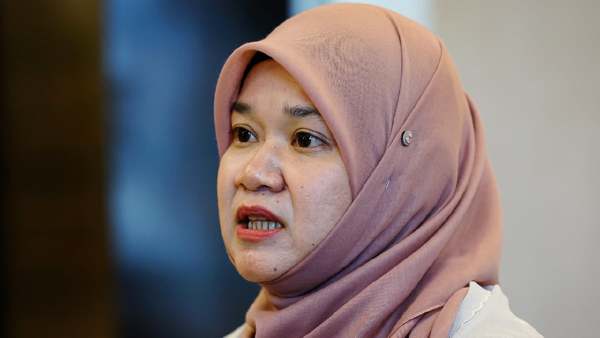 Menteri Pendidikan, Fadhlina Sidek.