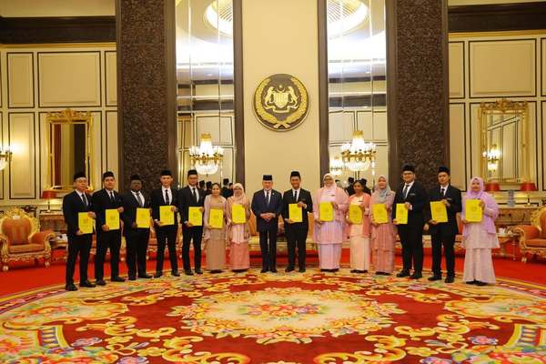 File photo of His Majesty Sultan Ibrahim, King of Malaysia, with the 2024 Yang di-Pertuan Agong Scholarship recipients at Istana Negara last year.