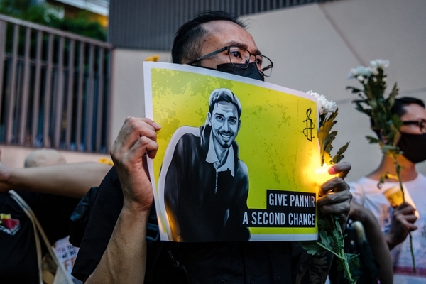 A candlelight vigil was held for Pannir outside the Singapore High Commission in Kuala Lumpur yesterday night, 19 February.