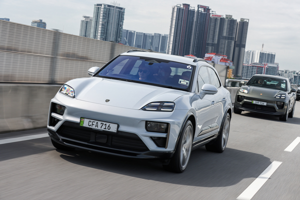 The Macan Turbo, churning away the miles.