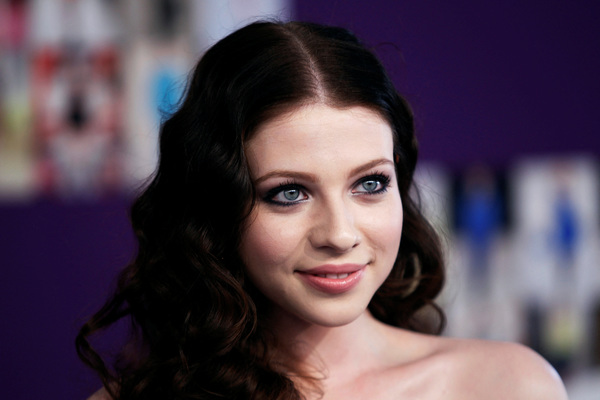 Actress Michelle Trachtenberg arrives to attend the Council of Fashion Designers of America (CFDA) fashion awards in New York, 7 June 2010.