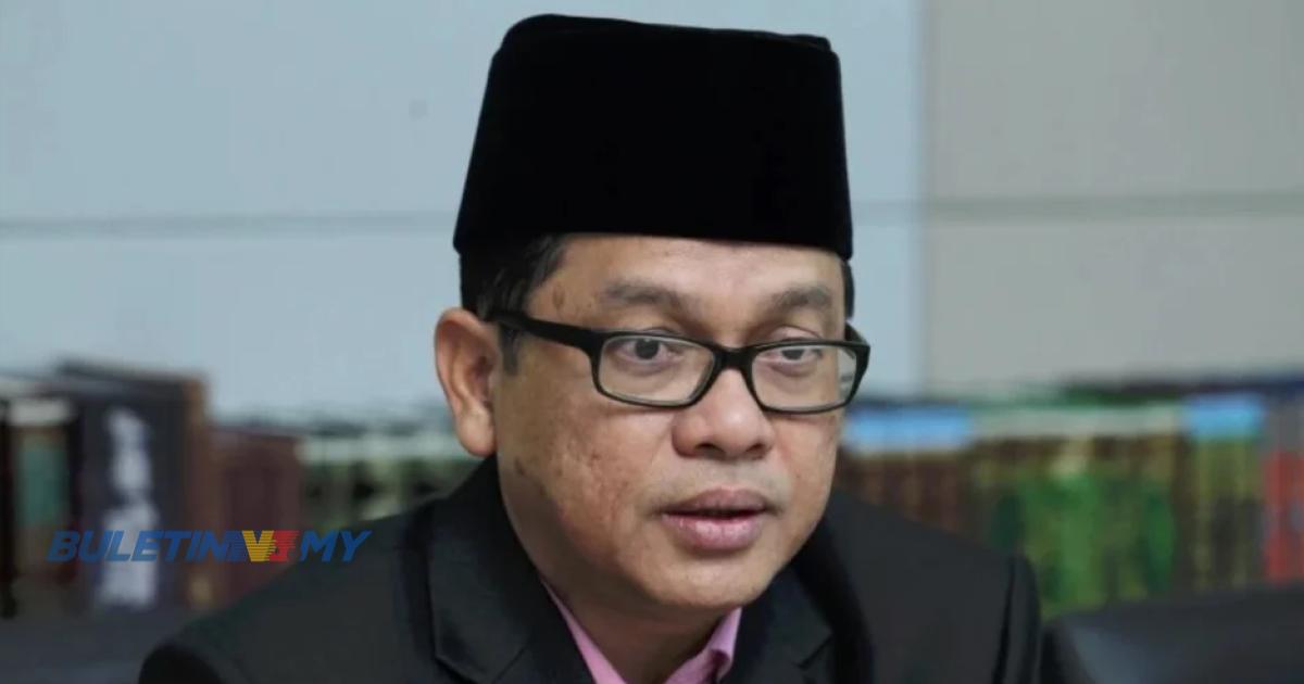 Menteri di Jabatan Perdana Menteri (Hal Ehwal Agama) Datuk Dr Mohd Na'im Mokhtar.