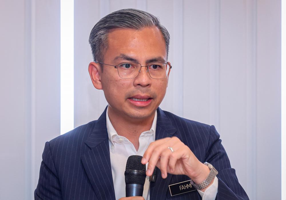 Menteri Komunikasi, Fahmi Fadzil