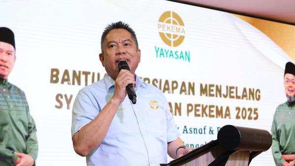 Presiden PEKEMA, Datuk Mohamed Nazari Noordin