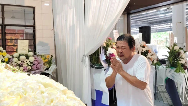 Tan Swee Ban at Chen's wake.