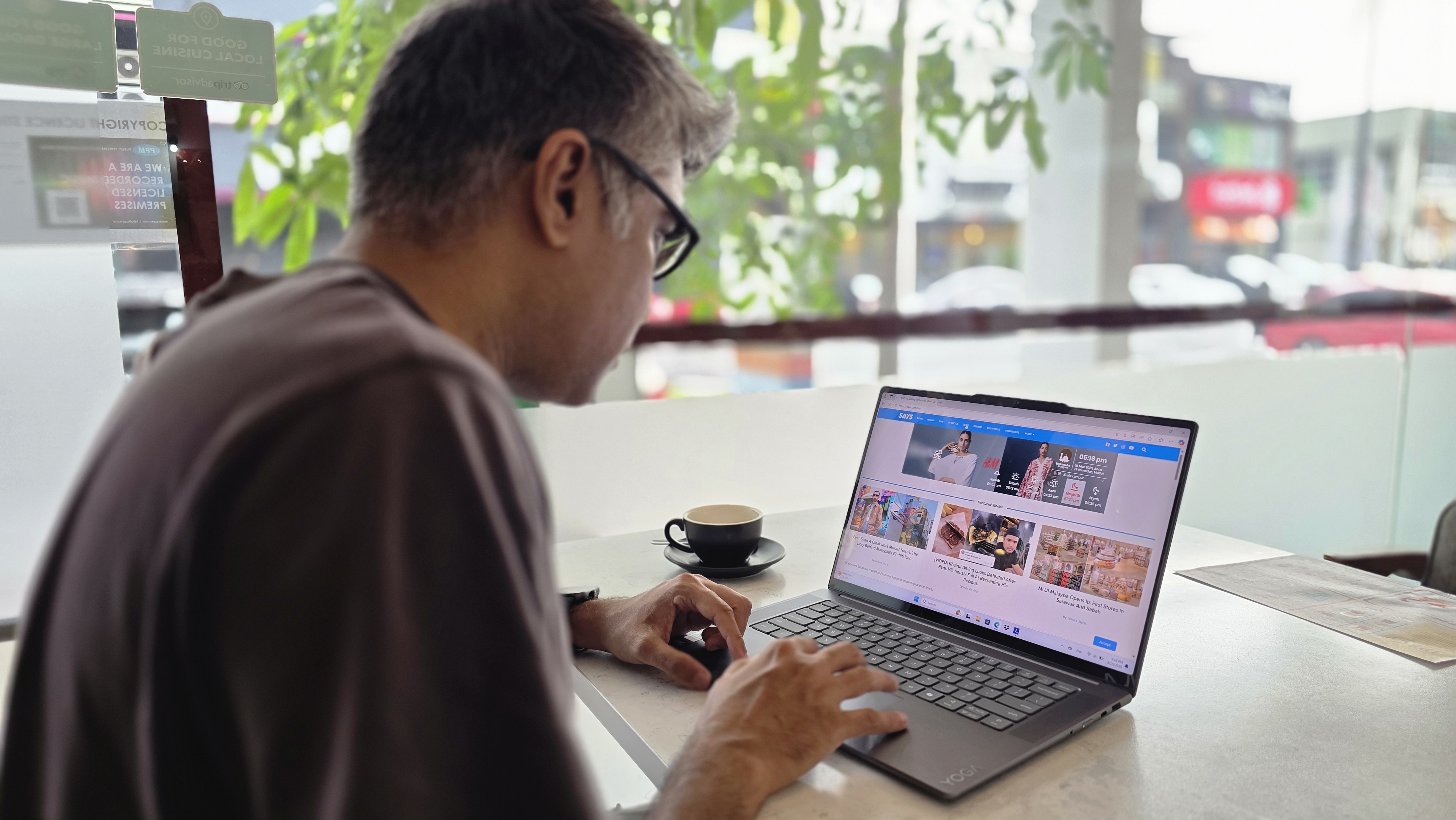 The Lenovo Yoga Slim 7i Aura Edition comes with over 13 hours of battery life.