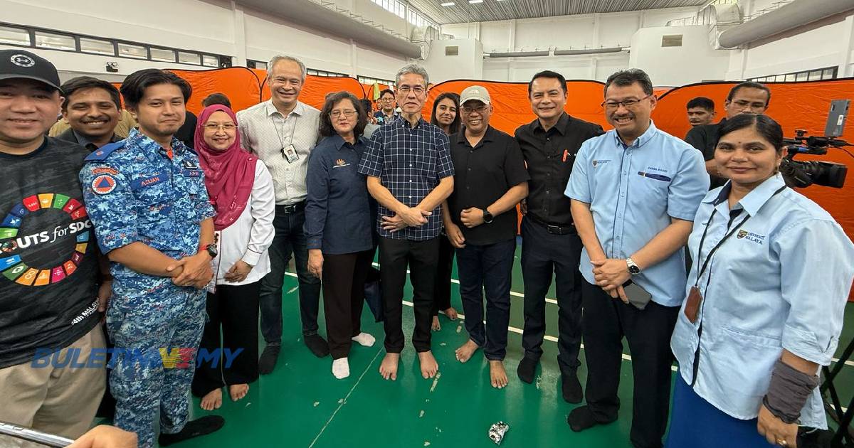 Ketua Setiausaha KPT, Datuk Dr. Anesee Ibrahim (tengah).