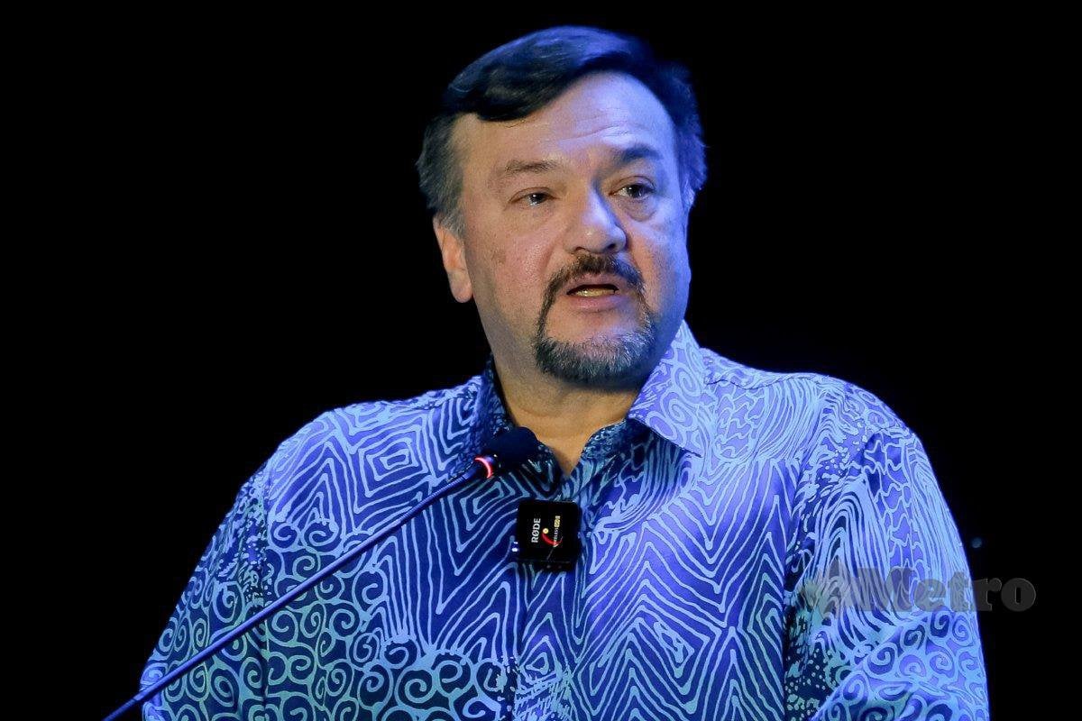 Menteri Kewangan II, Datuk Seri Amir Hamzah Azizan.