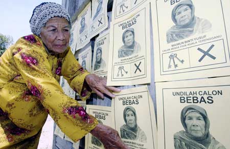 Nenek 94 Tahun Tok Munlah Calon Paling Tua #PRU13