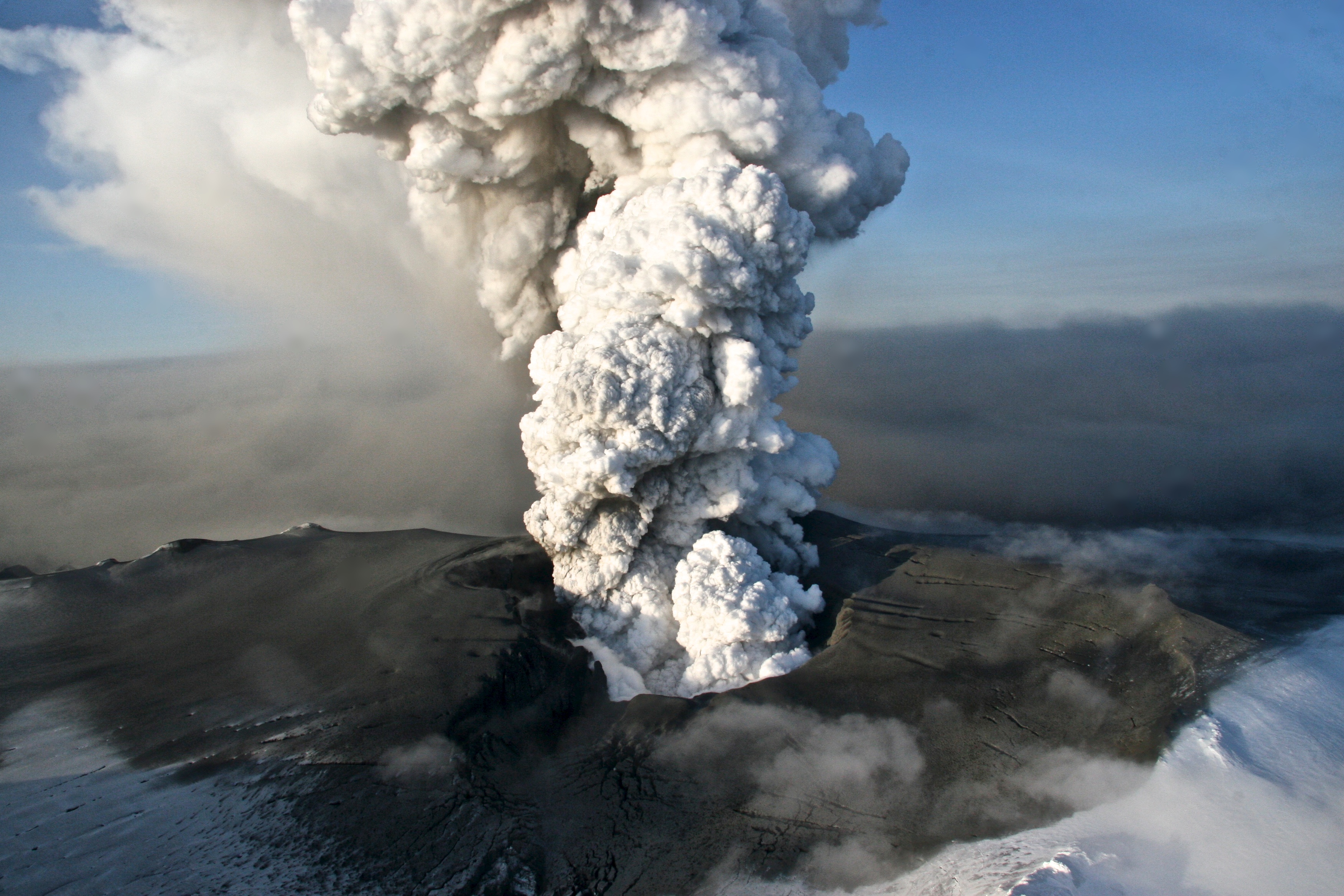  PHOTOS 11 Hottest Volcano Hikes In The World That Would Be The 