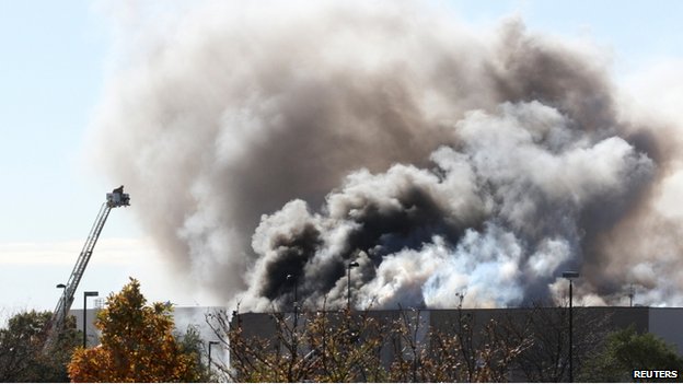 [PHOTOS] 4 Dead After Plane Crashes Into Aviation Training Building At ...
