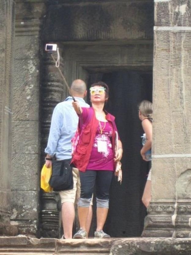 The Wall Street Journal Says Selfie Sticks Started In Malaysia ...