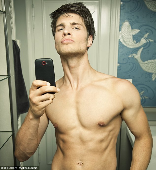 Guy selfie hot Men's selfies