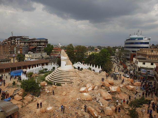 People Are Taking Selfies Amongst Quake Ravaged Monuments Of Nepal