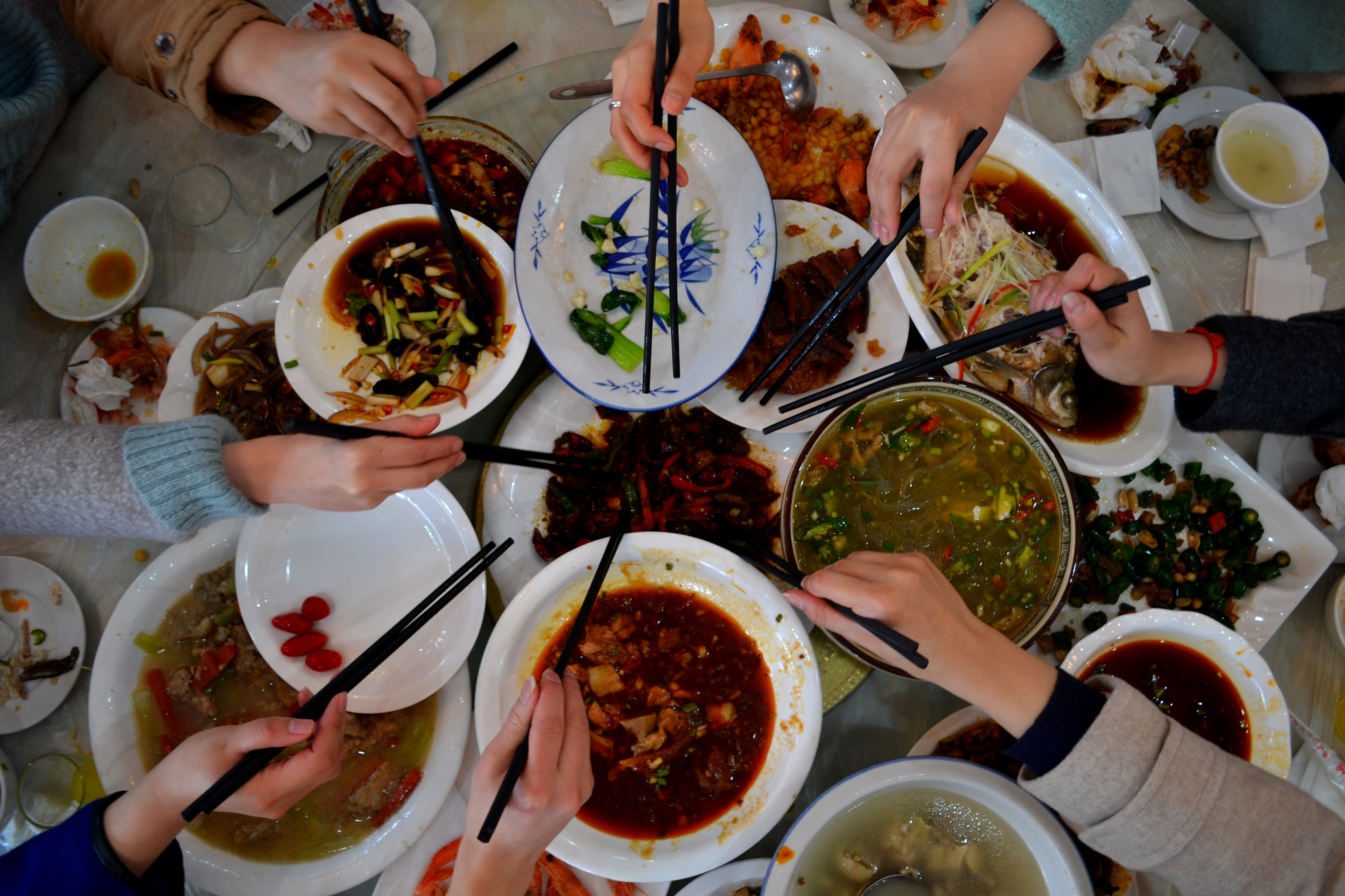 Китайский ужин. Китайская кухня. Еда в Китае. Гостеприимство в Китае.