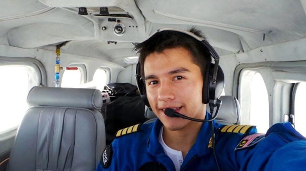 Летчик таджик. Таджикские пилоты. Молодой пилот. Летчики Таджикистана.