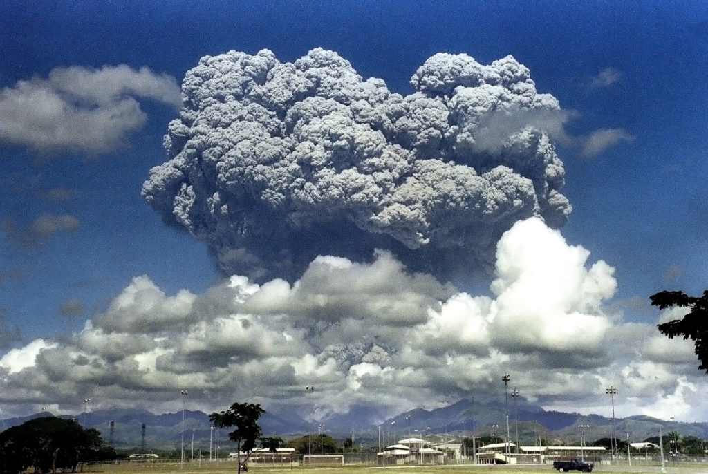 16 Powerful Photos And Videos Of Mt. Pinatubo's Destructive Volcanic ...