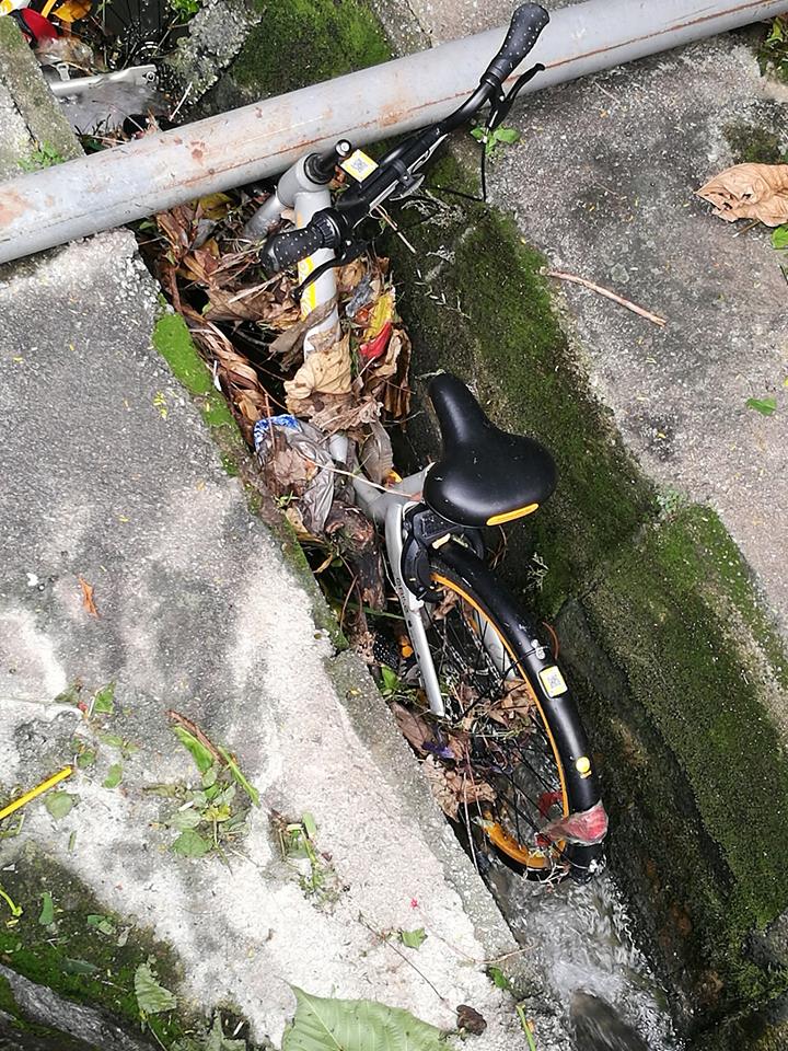 GAMBAR] Habis Jahanam u0027oBikeu0027 Bila Dapat Kat Orang Malaysia. Siapa 