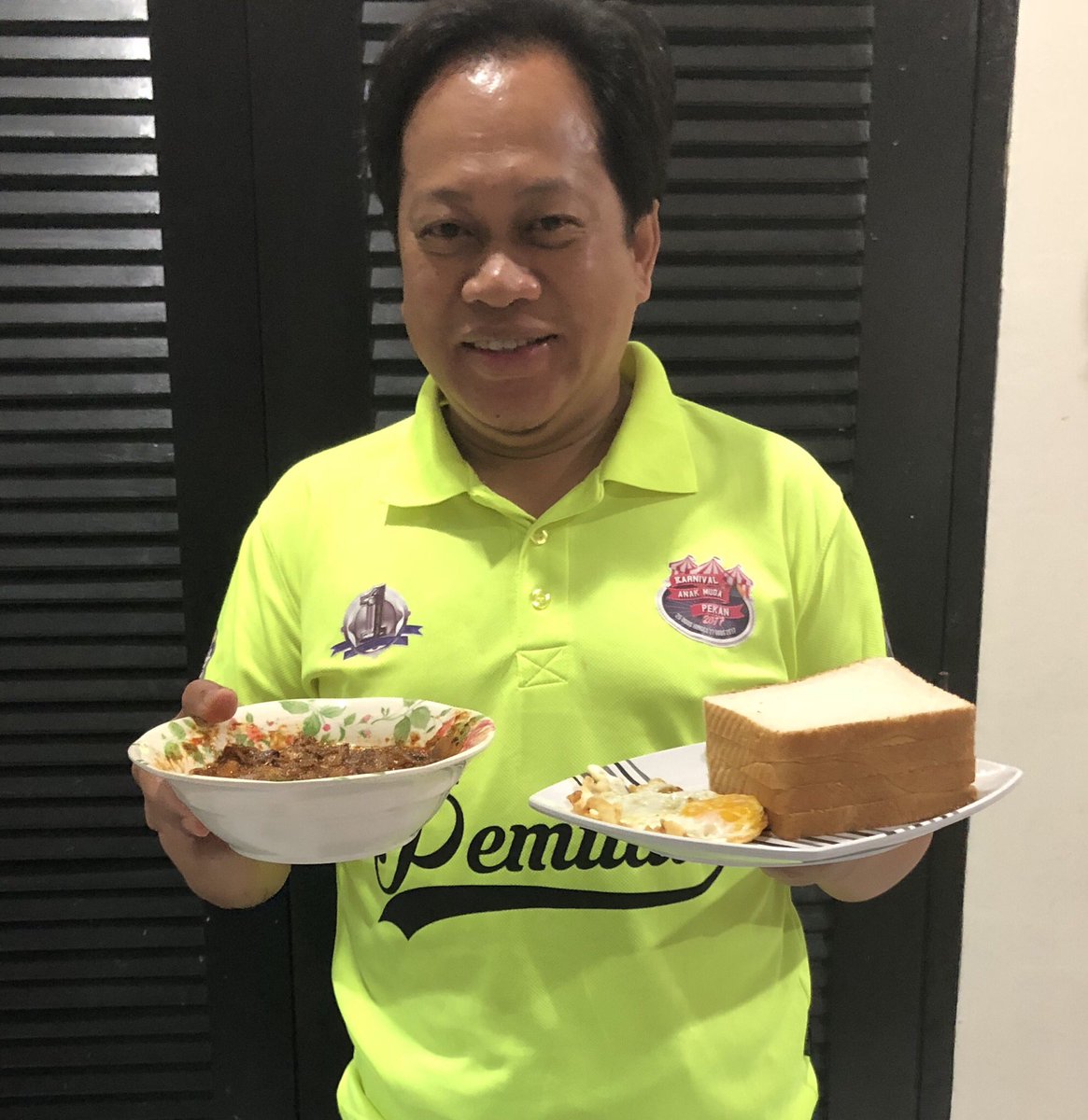 14 Random Dishes Ahmad Maslan Has Cooked Including ‘Durian Goreng Telur’